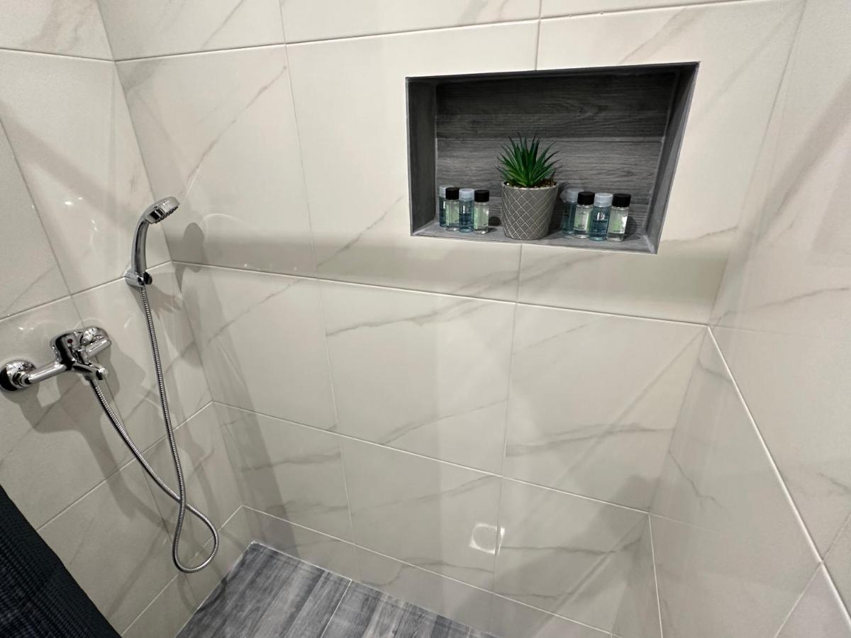 Brinia Cosy Apartment Порос Экстерьер фото